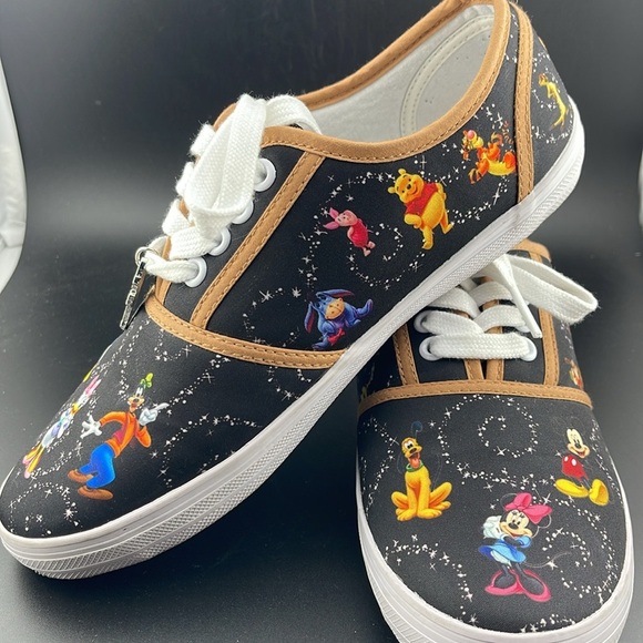 Bradford Exchange Disney Sneakers size 7 - Picture 2 of 8